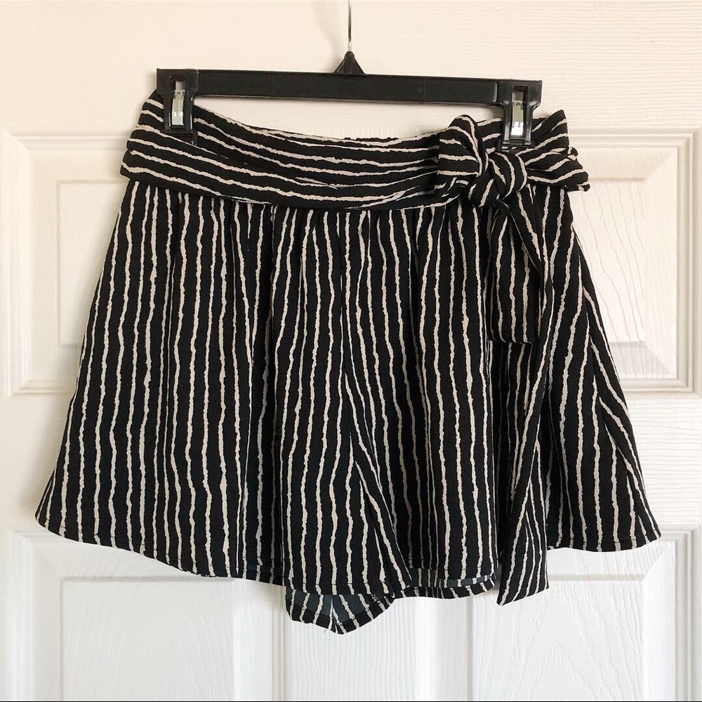 BNWT Silence & Noise Shorts